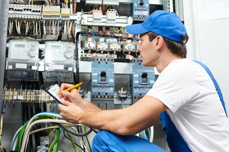 استانداردهای صنعت برق کدامند؟
